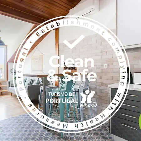 Superb Apartments Overlooking Graca In Lisbon Room photo