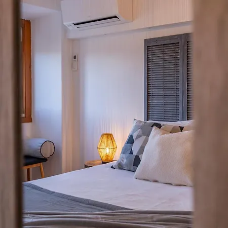 Superb Apartments Overlooking Graca In Lisbon Room photo
