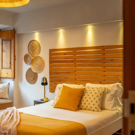 Superb Apartments Overlooking Graca In Lisbon Room photo