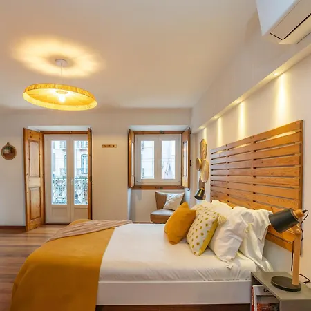 Superb Apartments Overlooking Graca In Lisbon Room photo