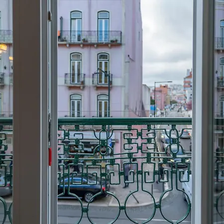 Superb Apartments Overlooking Graca In Lisbon Exterior photo