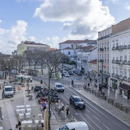 Superb Apartments Overlooking Graca In Lisbon Room photo
