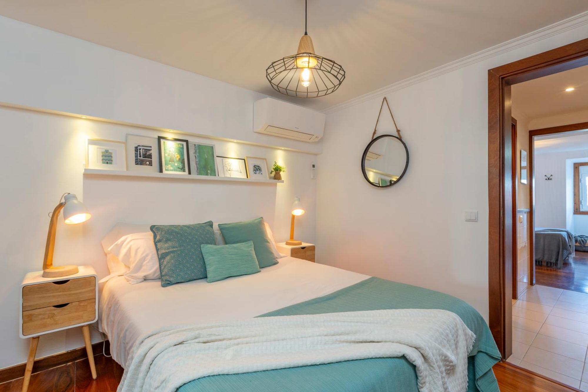 Appartamento Superb Overlooking Graca In Lisbona