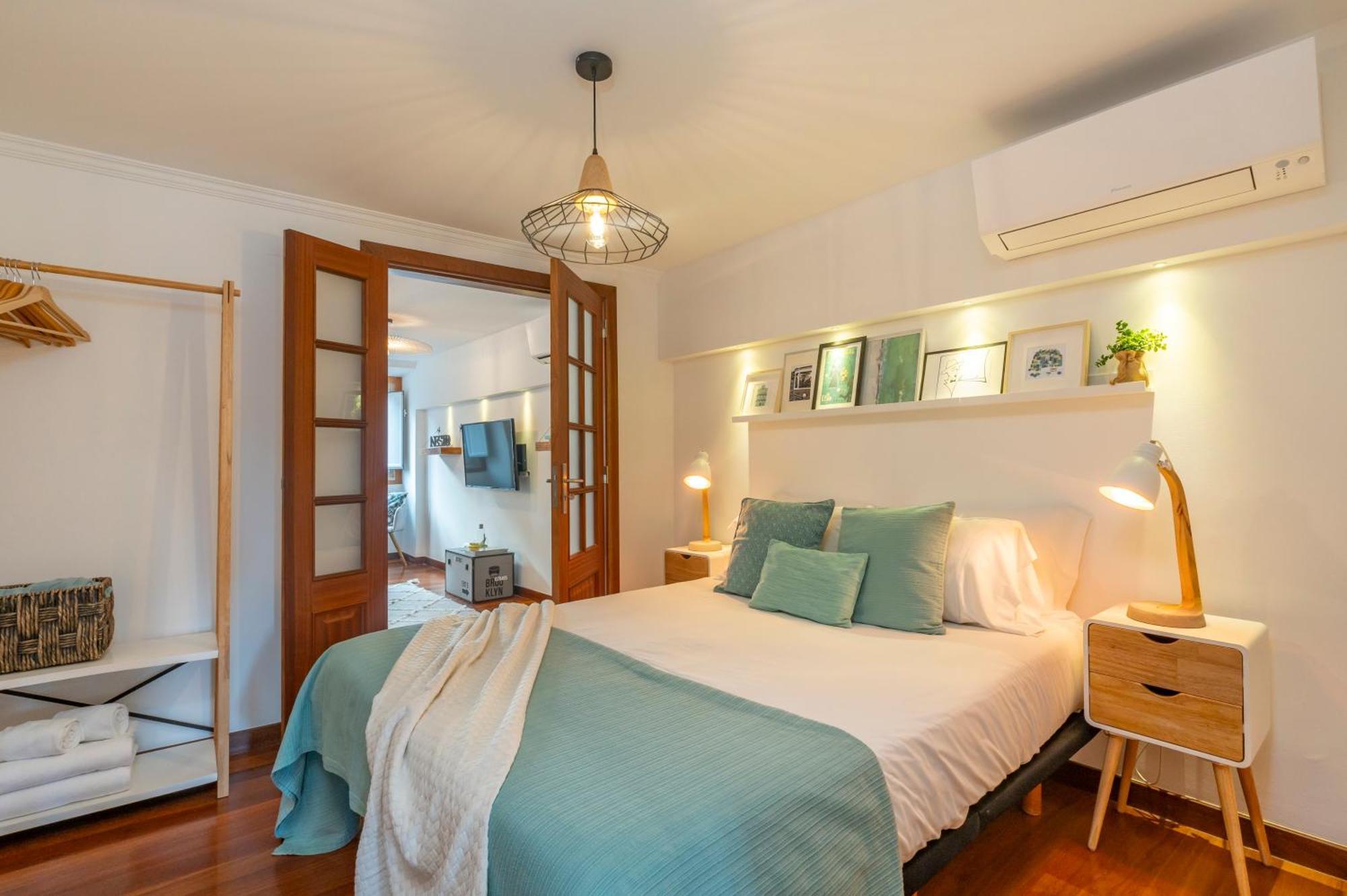 Superb Overlooking Graca In Lisbona