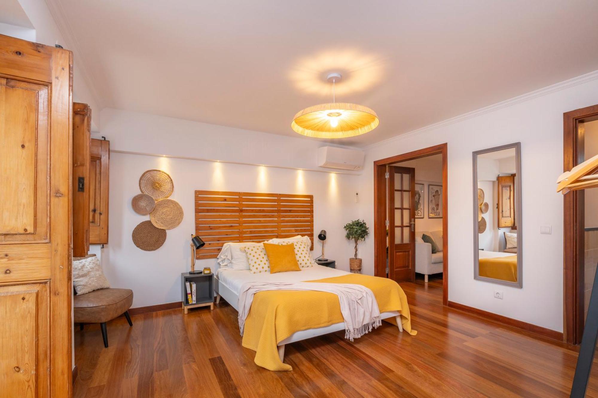 Appartamento Superb Overlooking Graca In Lisbona