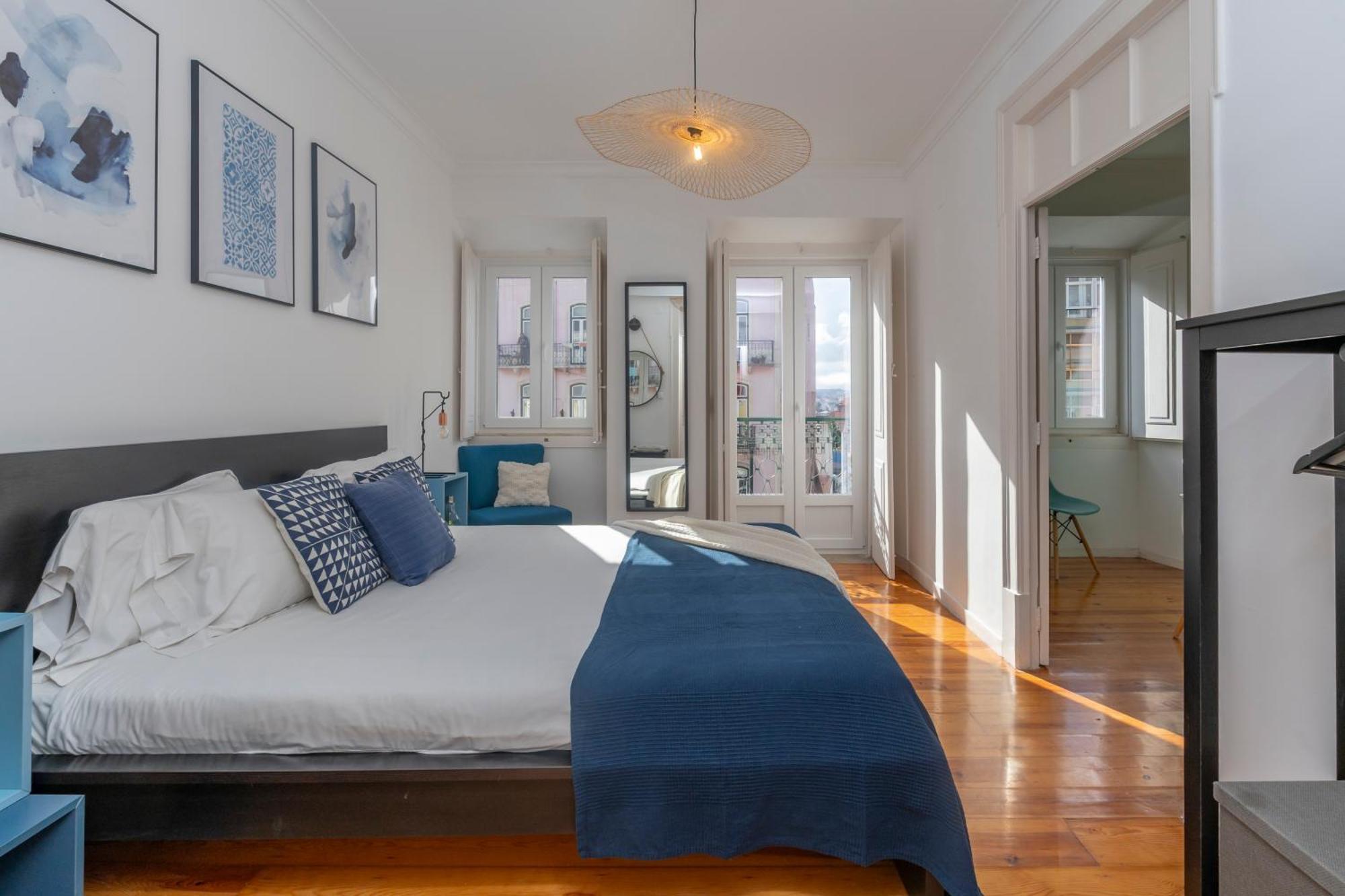 Appartamento Superb Overlooking Graca In Lisbona
