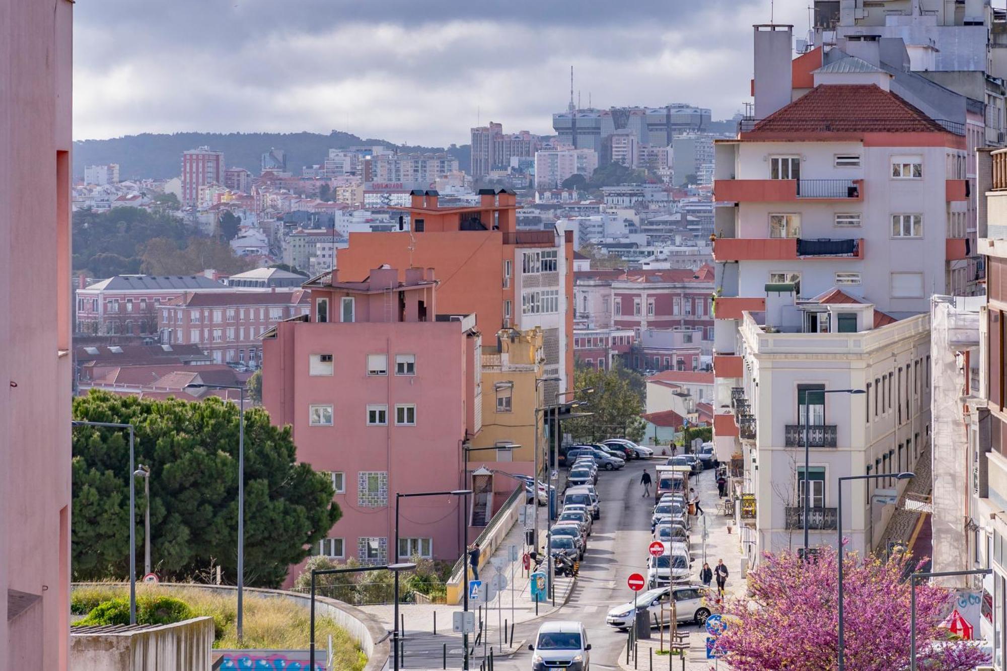 Superb Overlooking Graca In Lisbona
